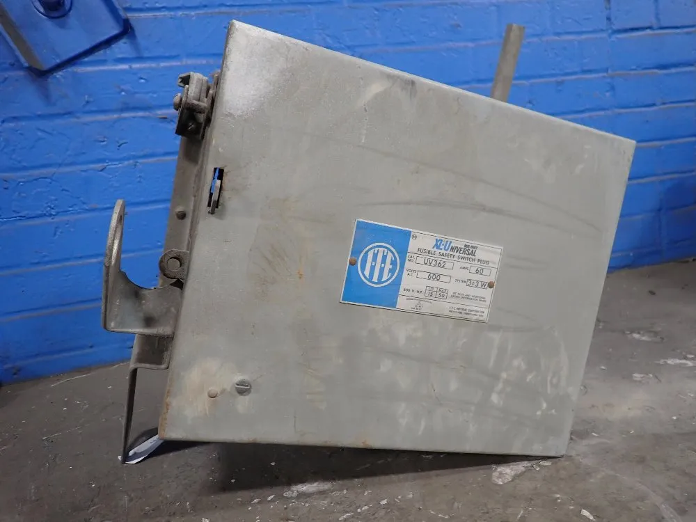 FUSIBLE BUS PLUG