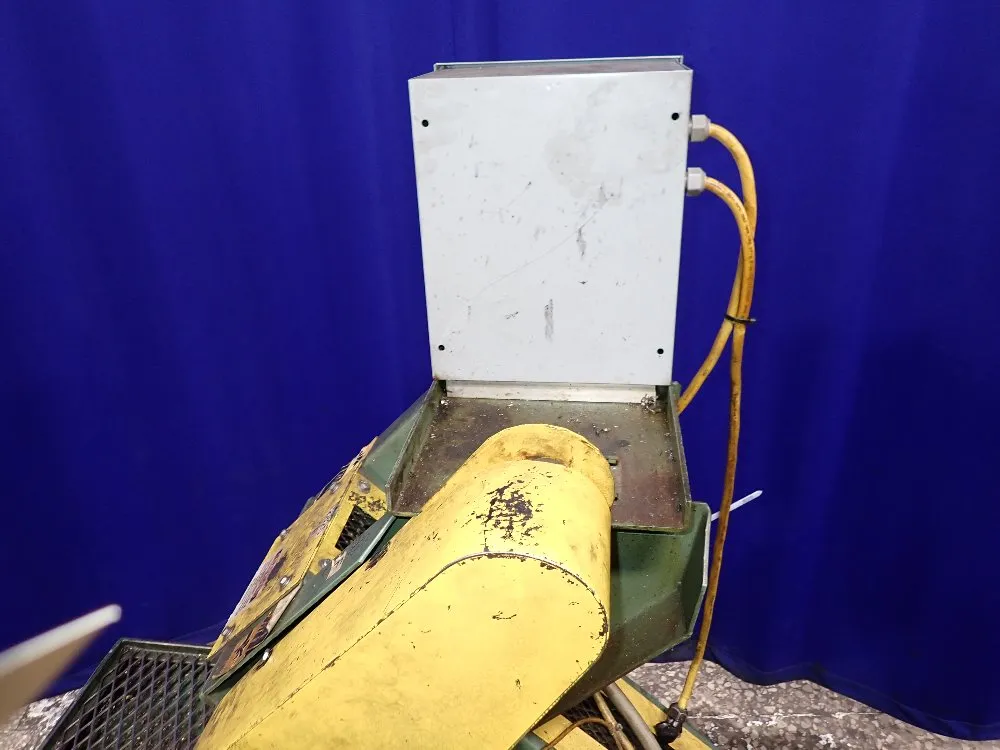 Titan 4" W Chip Conveyor