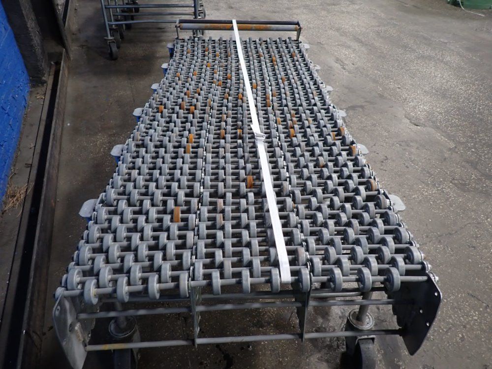 Flexible Material Handling Accordion Skate Conveyor