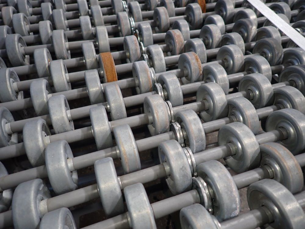 Flexible Material Handling Accordion Skate Conveyor