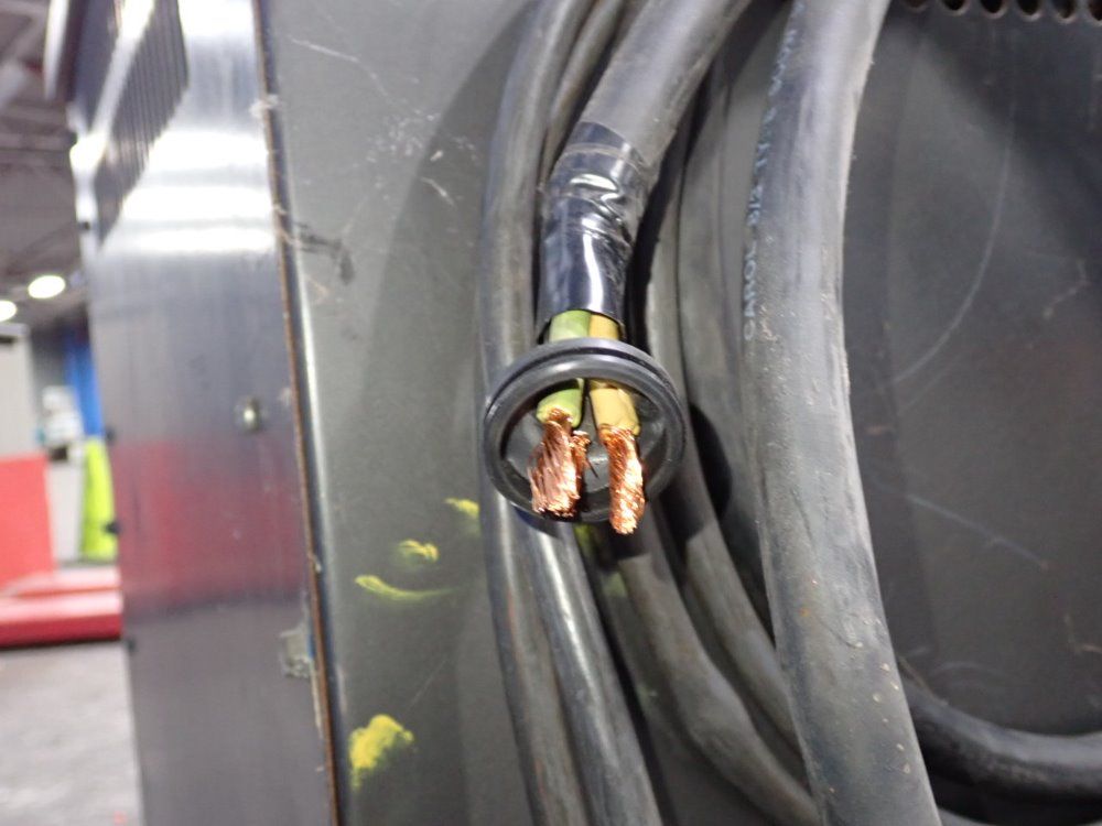  Battery Charger