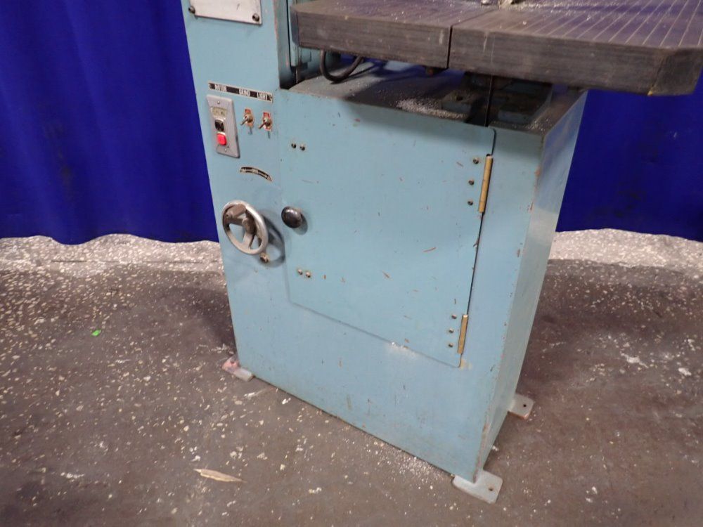 Manhattan Vertical Band Saw