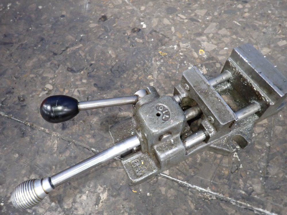  3 Vise