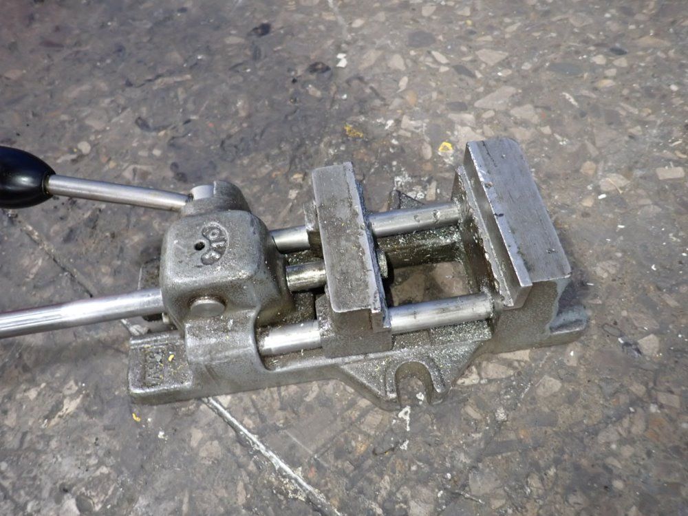  3 Vise