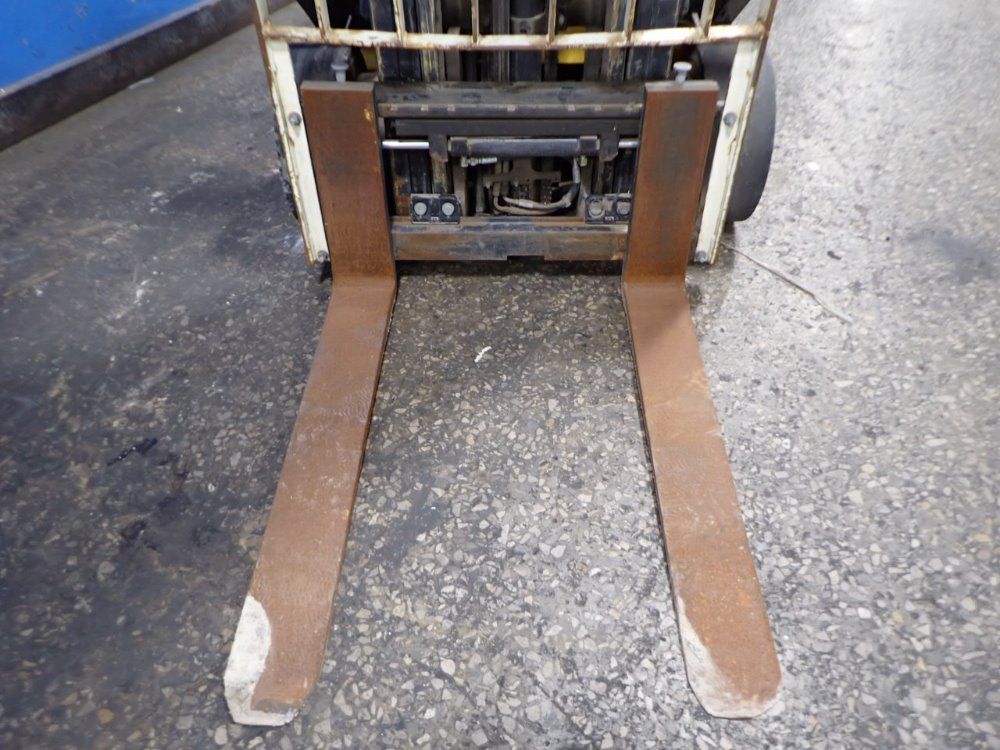 Yale 4250 Lbs Glc050zgngae098 Propane Forklift - Glc050zgngae098