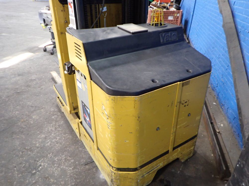 Yale Order Picker