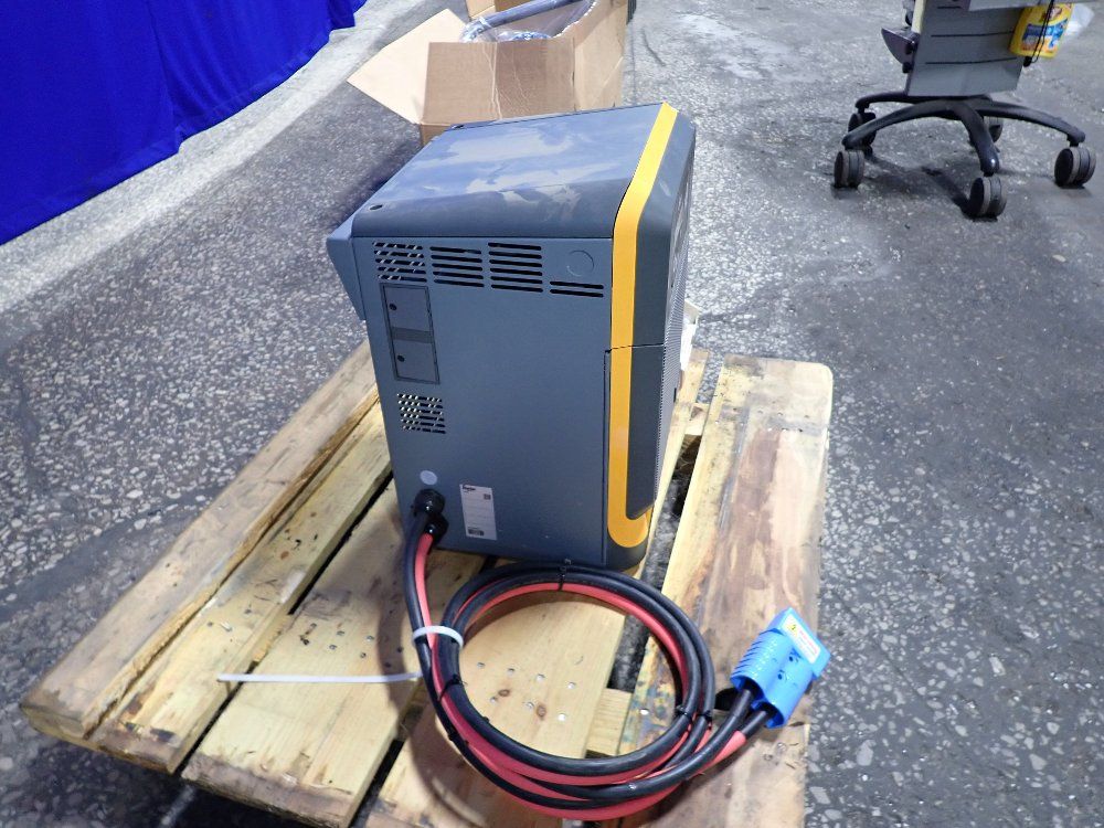 Impaq Battery Charger