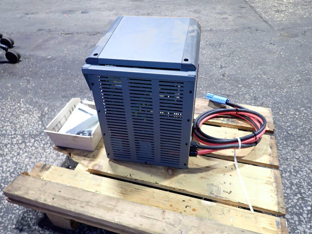Impaq Battery Charger