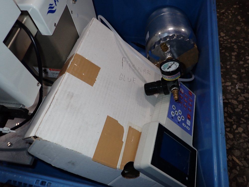 Fisnar Dispensing Robot