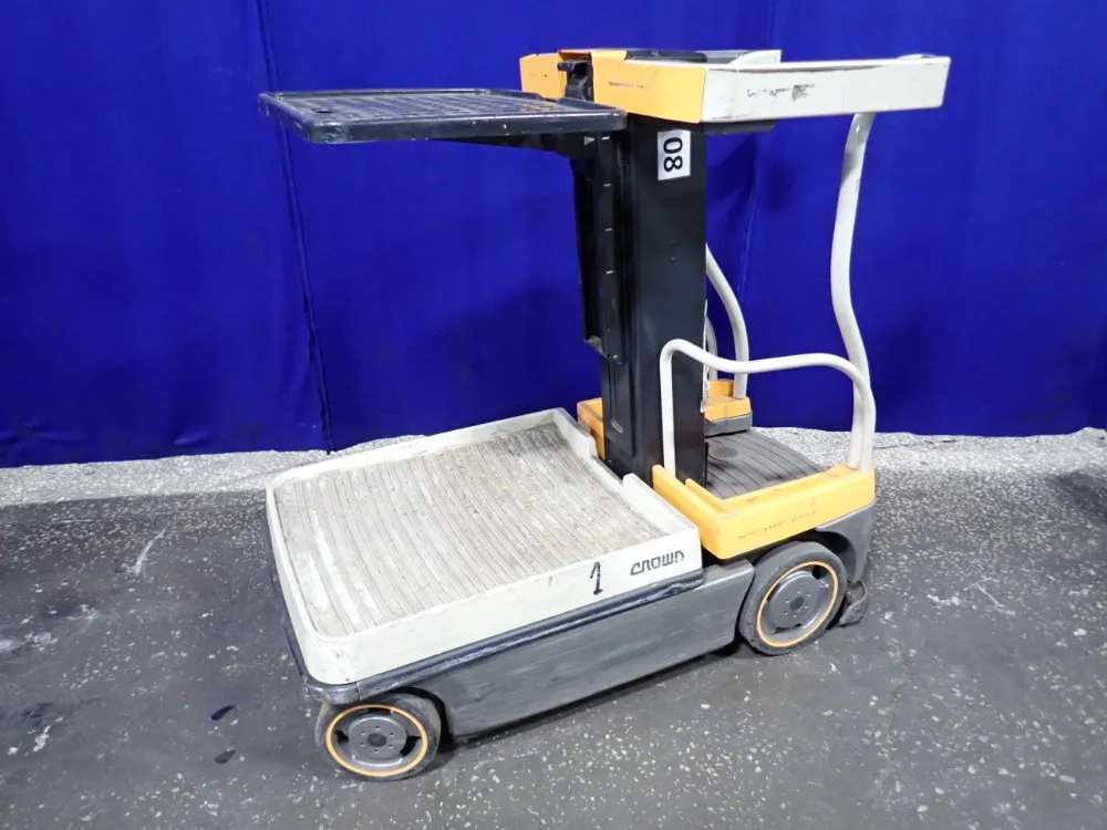 CROWN WAV50-118 MAN LIFT