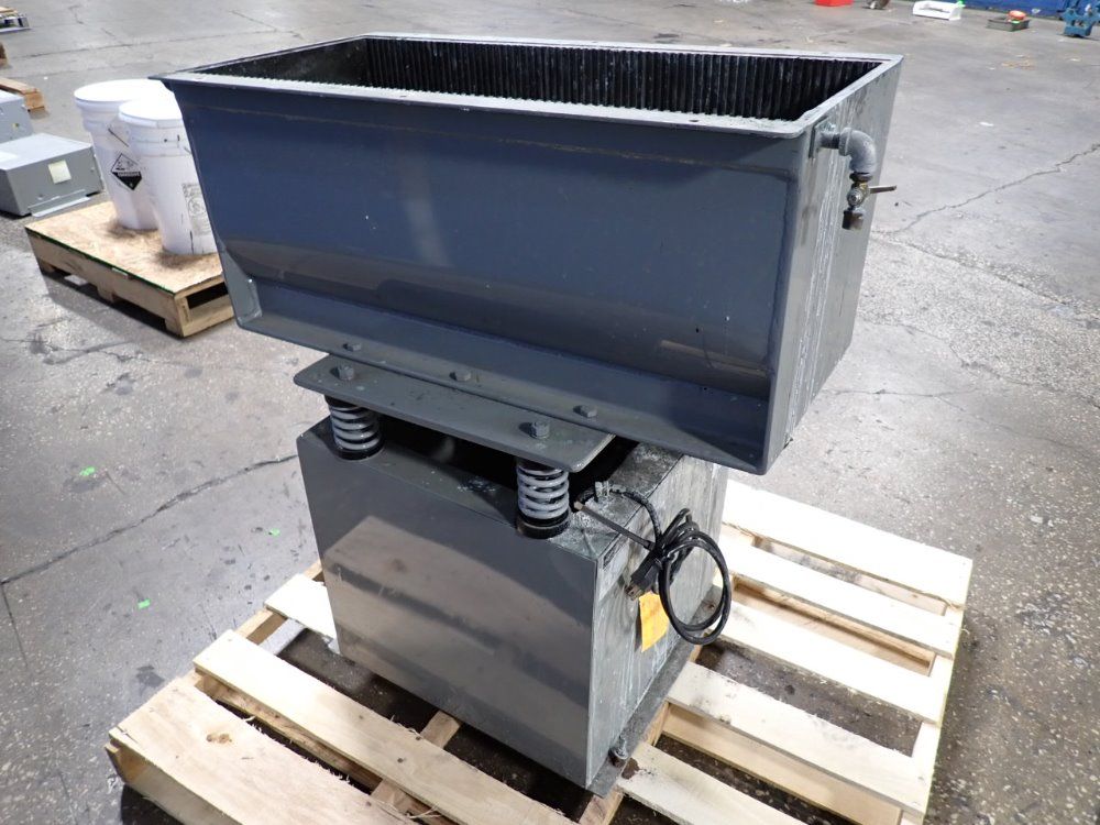 C  M Topline Vibratory Finisher