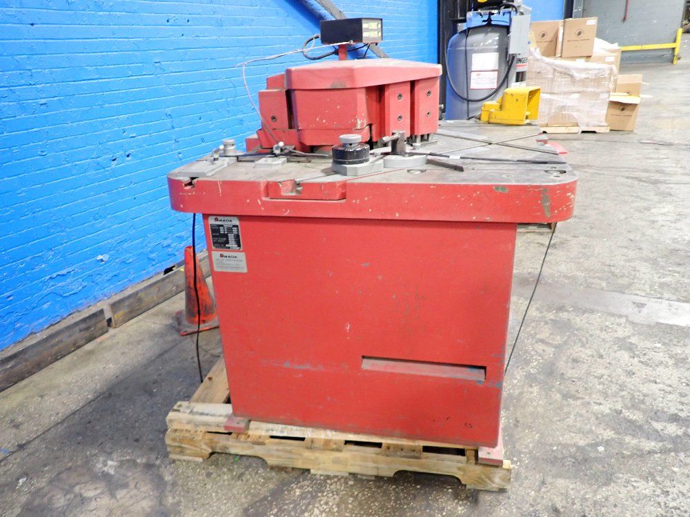Amada 1986 Amada Cshw220 Corner Notcher