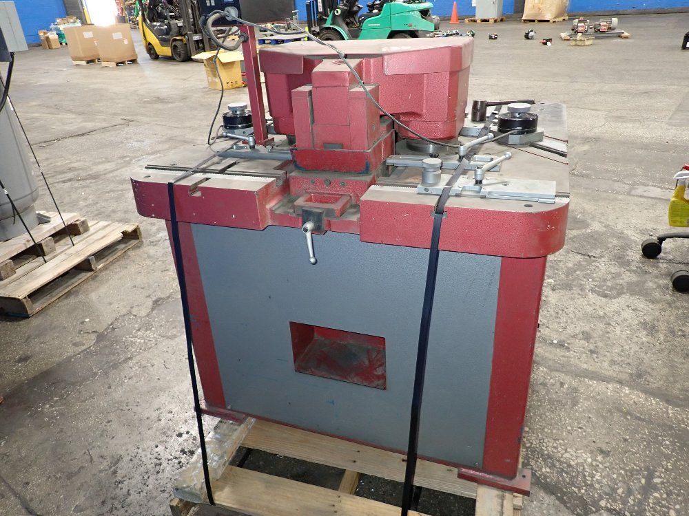 Amada 1986 Amada Cshw220 Corner Notcher