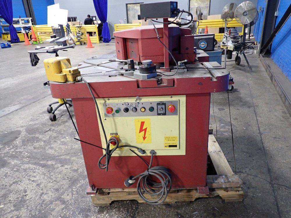 Amada 1986 Amada Cshw220 Corner Notcher
