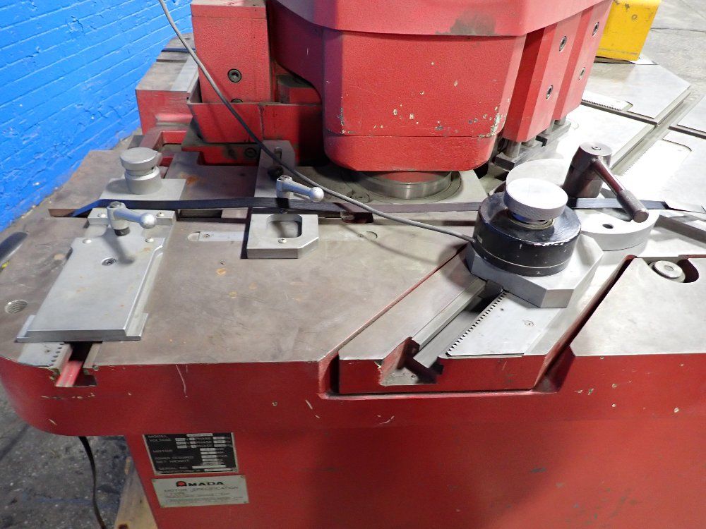 Amada 1986 Amada Cshw220 Corner Notcher