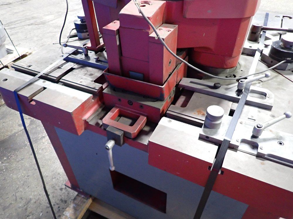 Amada 1986 Amada Cshw220 Corner Notcher