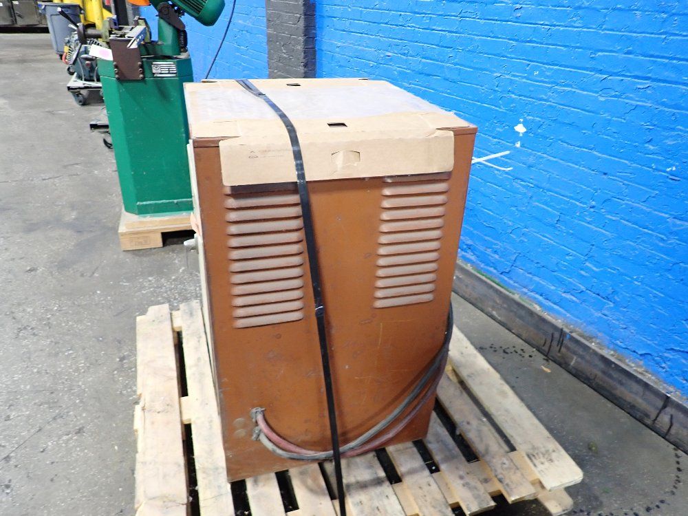 Berggibson Multicell Battery Charger