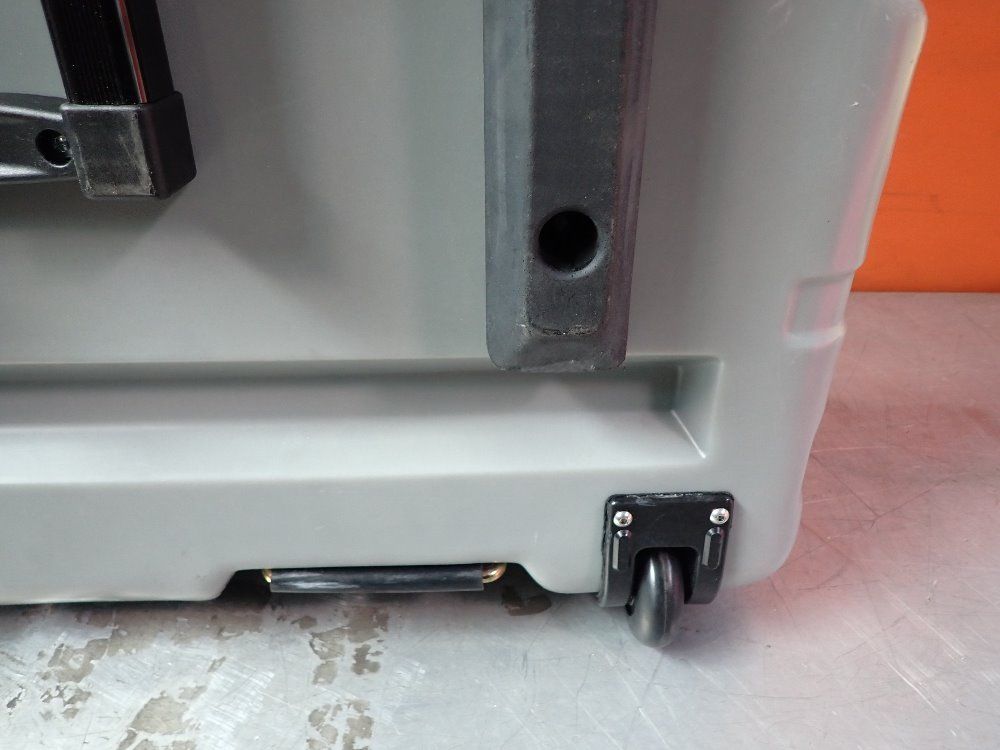 Hardigg Cases Transit Case Exterior 30 X 30 X 9 Interior Foam Removed 27 X 27  X 8 14
