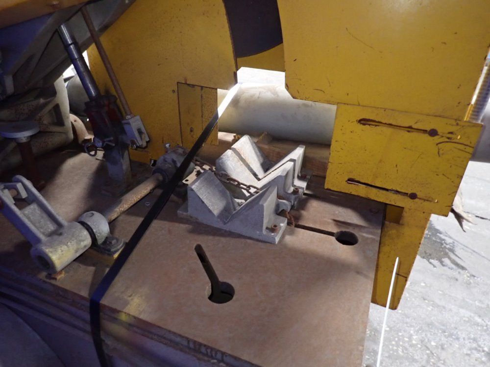 Everett Industries Saw