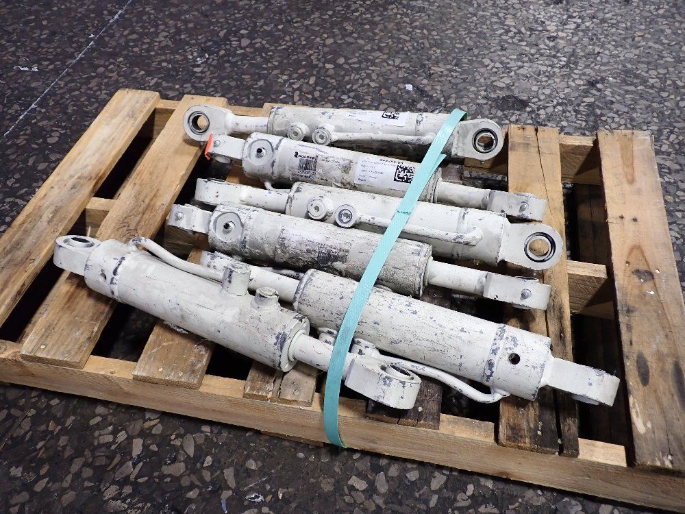  Hydraulic Cylinders