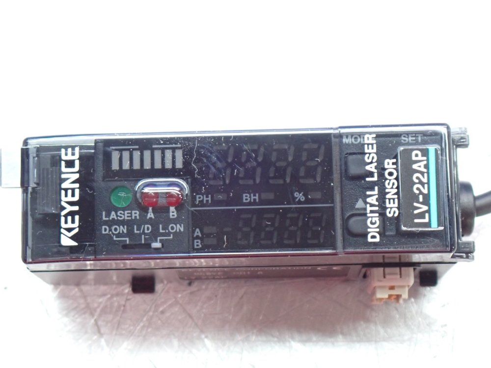 Keyence Photoelectric Digital Laser Amplifier Sensor - Lv-22ap