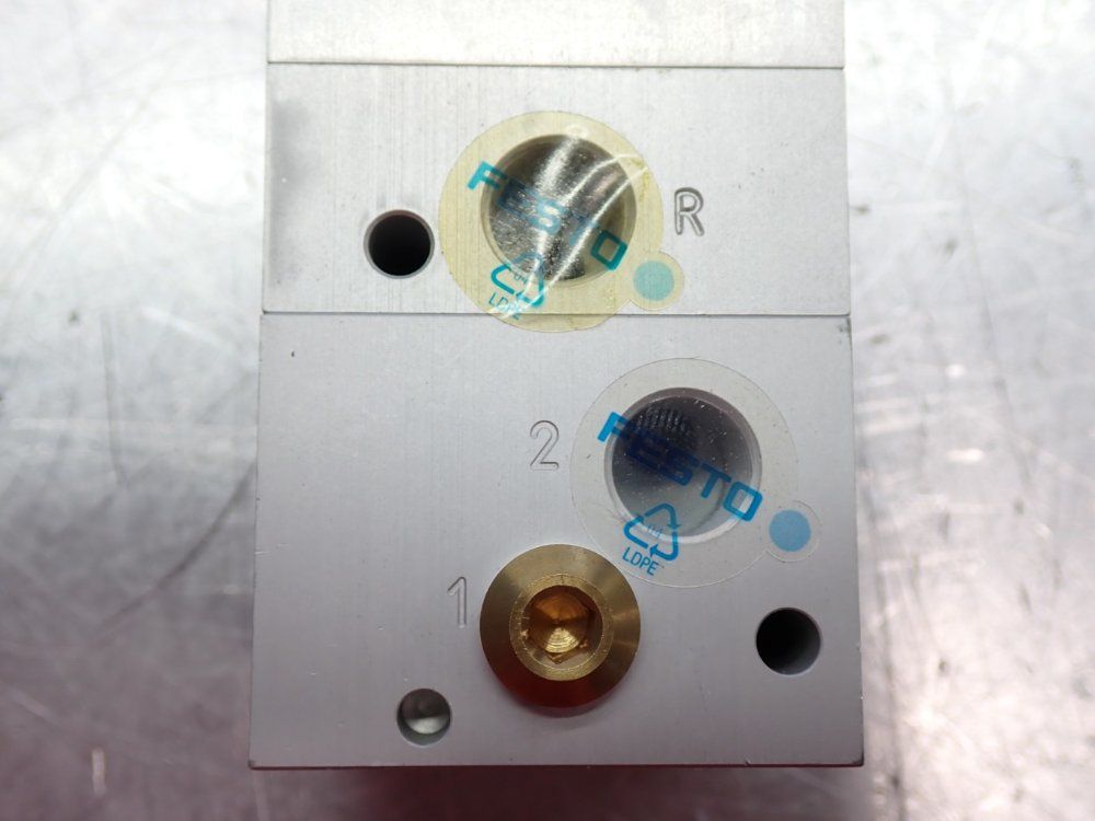 Festo Solenoid Valve Moch 3-1/4 - 2210