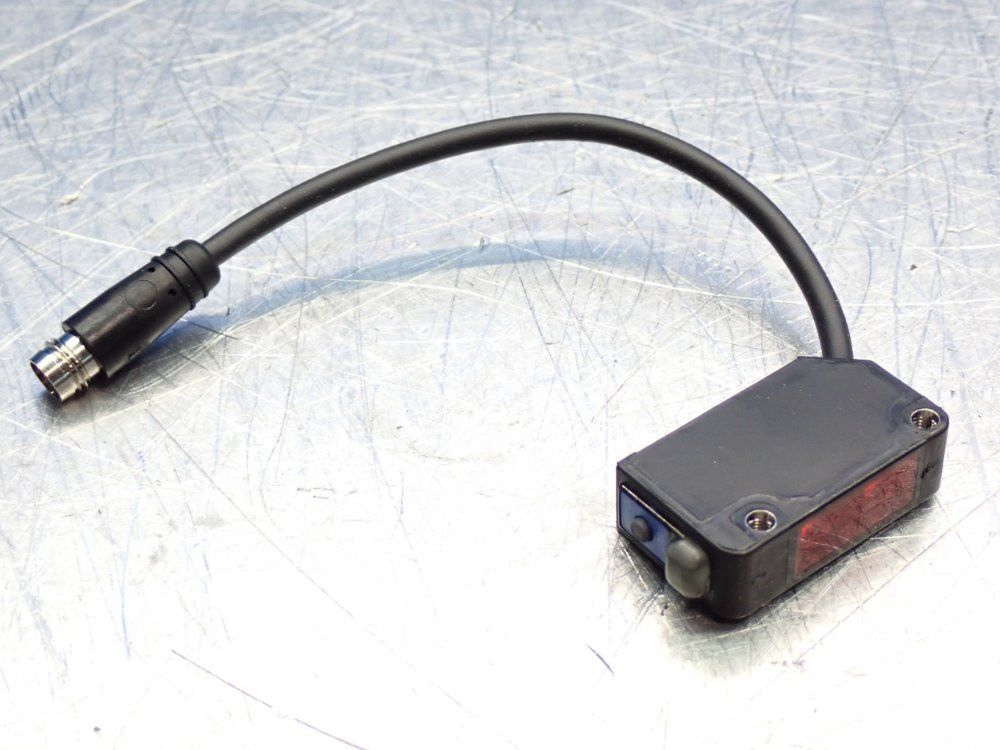Used Keyence Square Reflective M8 Photoelectric Sensor | HGR*24