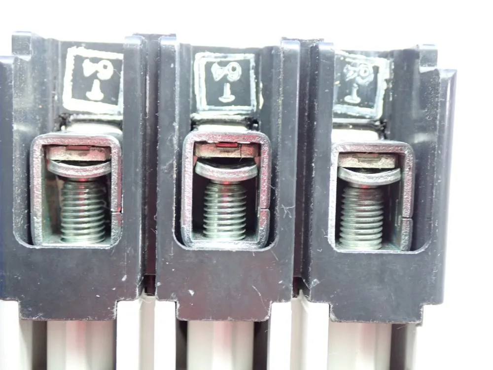 Allen Bradley Molded Case Circuit Breaker - 140u-h3c3-c20-a