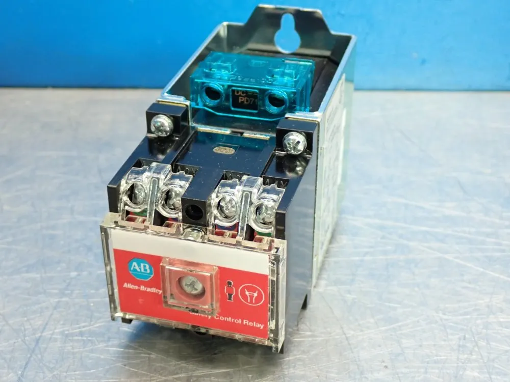 Allen Bradley Safety Control Relay Unit - 700s-dcp220z24