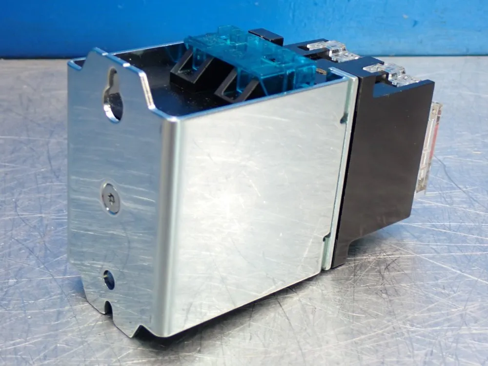 Allen Bradley Safety Control Relay Unit - 700s-dcp220z24