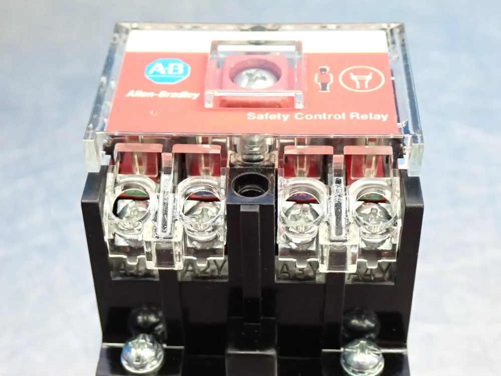 Allen Bradley Safety Control Relay Unit - 700s-dcp220z24