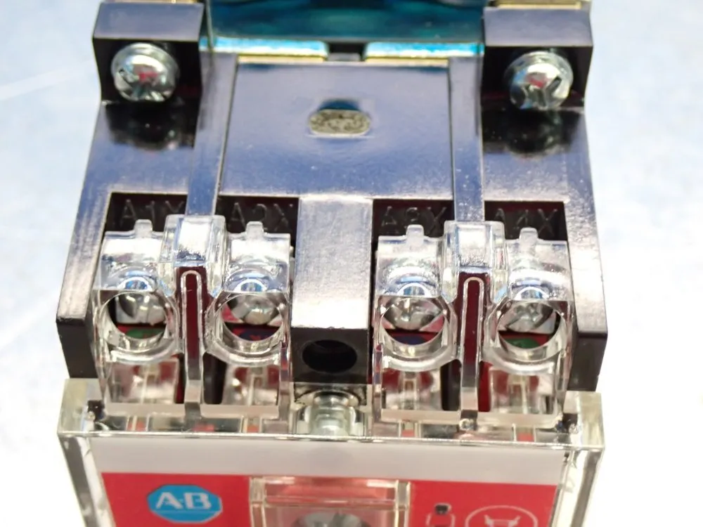 Allen Bradley Safety Control Relay Unit - 700s-dcp220z24