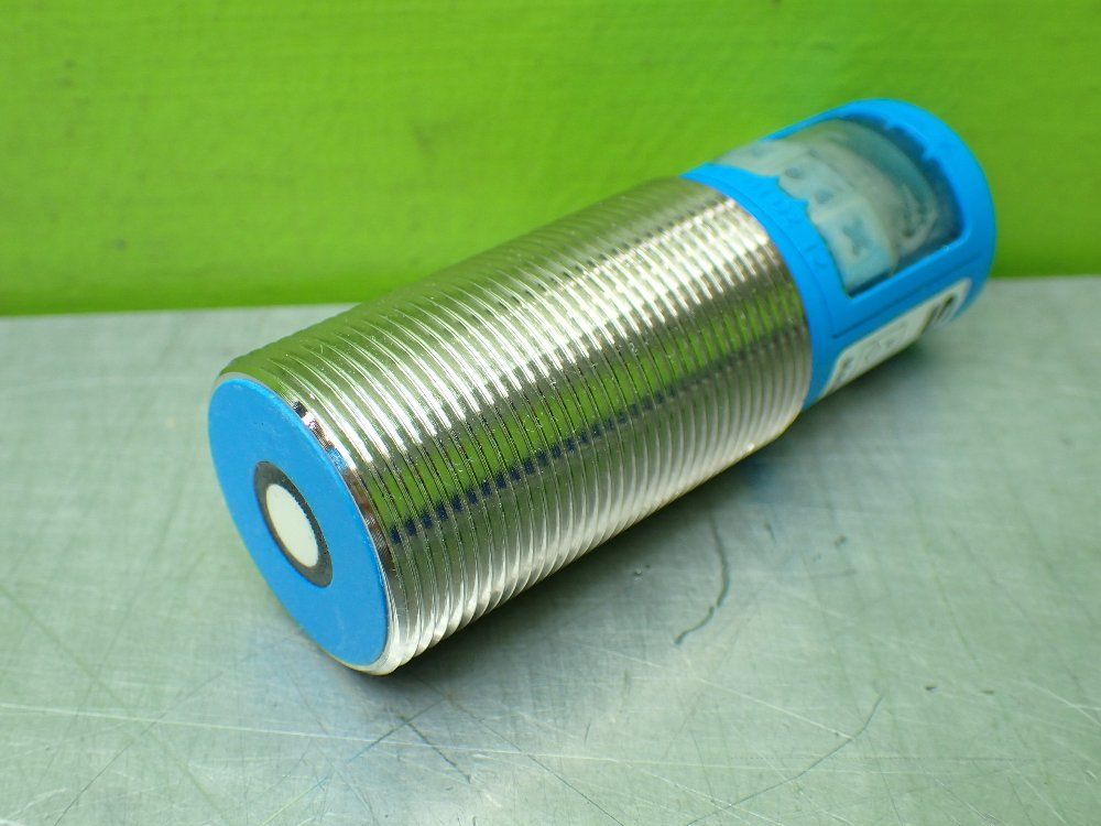 Sick Ultrasonic Distance Sensor. - Um30-211113