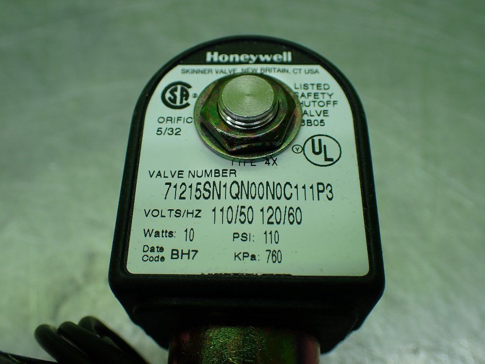 Honeywell 110psi Solenoid Valve. - 71215sn1qn00n0c111p3
