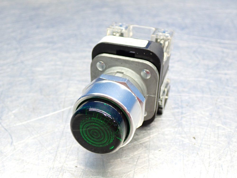 Allen Bradley Illuminated Push Button Green Lens - 800tc-qb24g