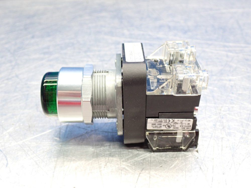 Allen Bradley Illuminated Push Button Green Lens - 800tc-qb24g