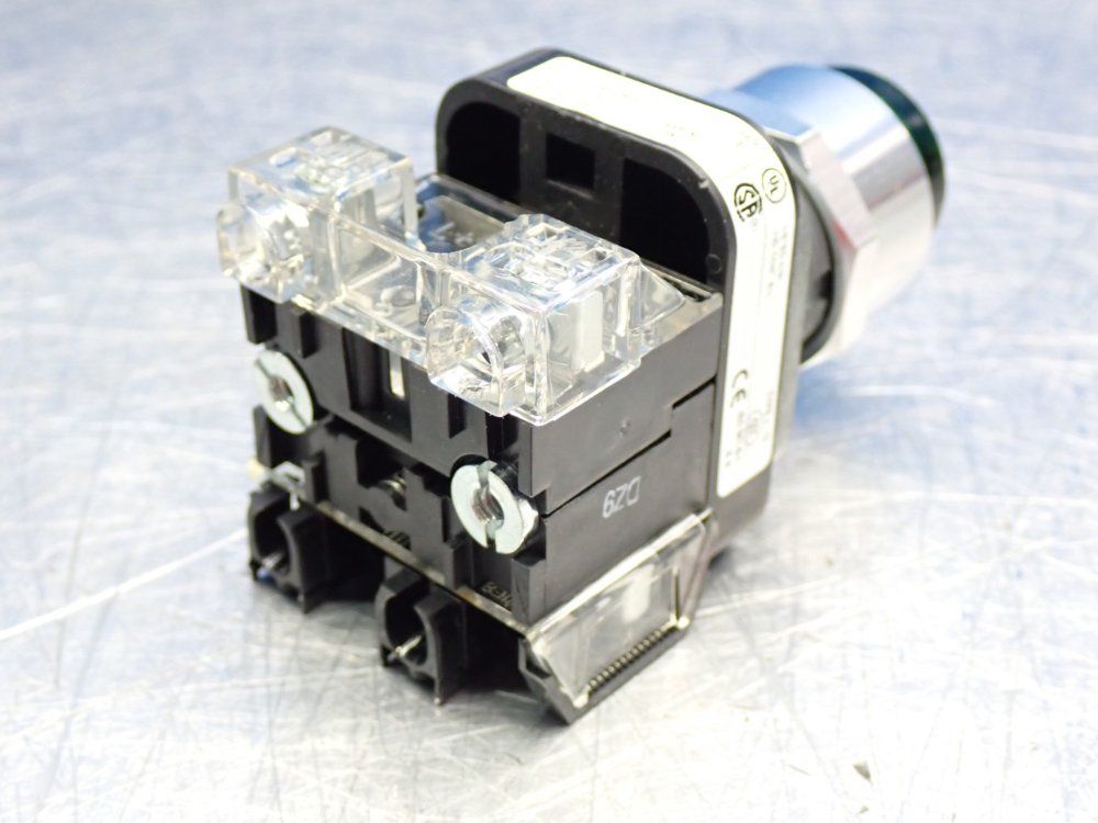 Allen Bradley Illuminated Push Button Green Lens - 800tc-qb24g