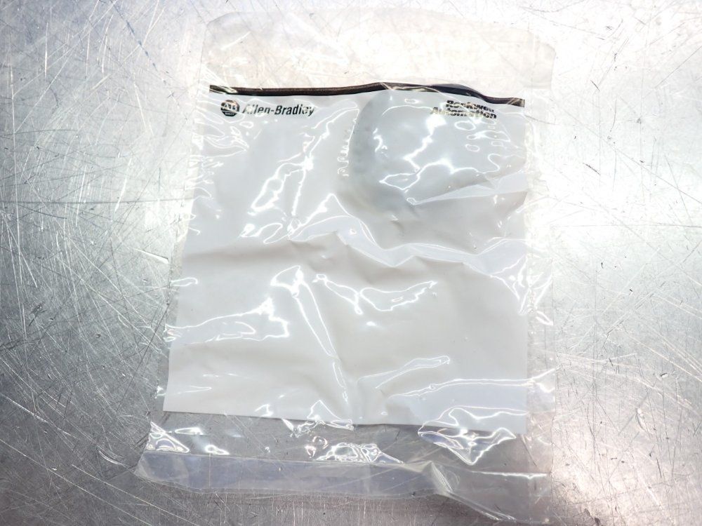 Allen Bradley Illuminated Push Button Green Lens - 800tc-qb24g