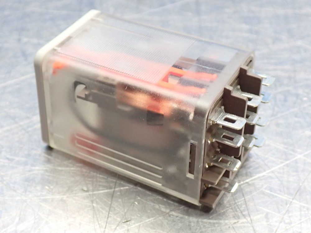 Allen Bradley Gp Tall Square Base Relay - 700-hb33z24-4