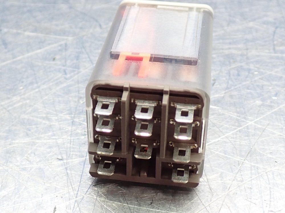 Allen Bradley Gp Tall Square Base Relay - 700-hb33z24-4