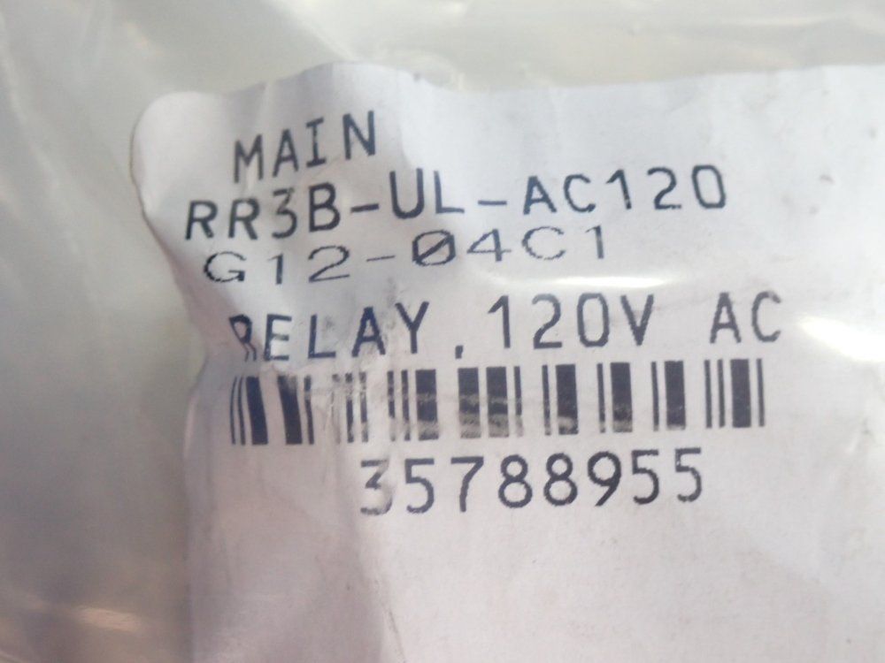 Idec Industrial Plug In Relay 1 Lot Of 2 - Rr3b-ulcac120v
