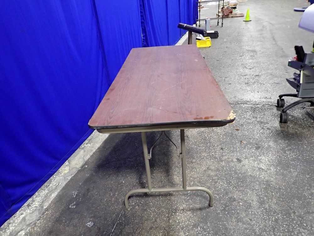  Collapsible Table