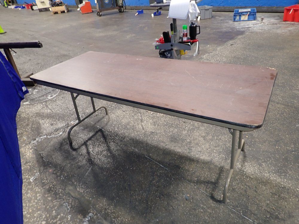  Collapsible Table