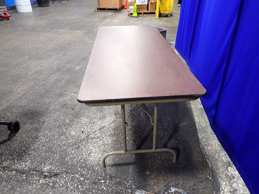  Collapsible Table