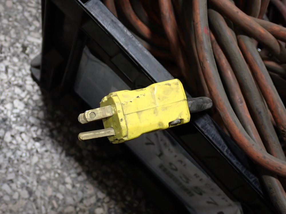  Cables