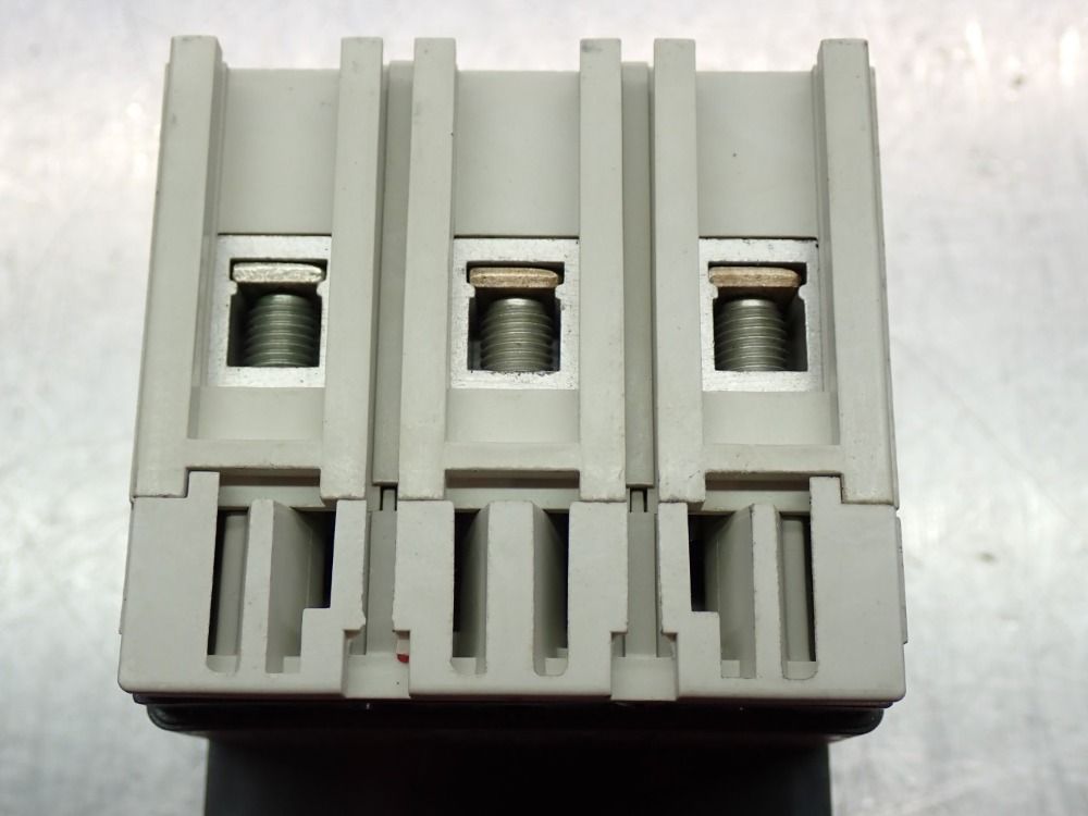 Abb Tmax T1n Circuit Breaker - Sace-tmax-t1-n-100