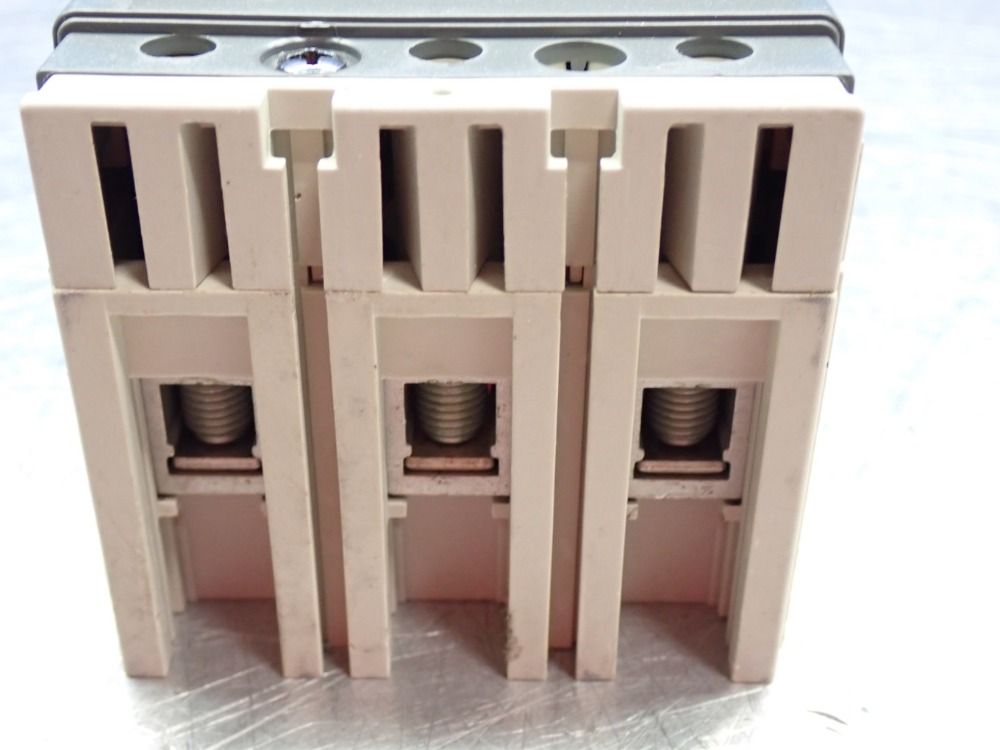 Abb Tmax T1n Circuit Breaker - Sace-tmax-t1-n-100