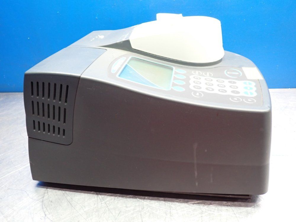 Spectronic Unicam Genesys 10uv Scanning Uvvisible Spectrophotometer
