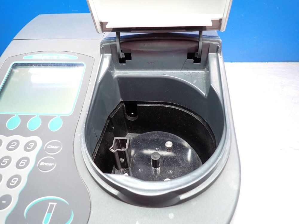 Spectronic Unicam Genesys 10uv Scanning Uvvisible Spectrophotometer