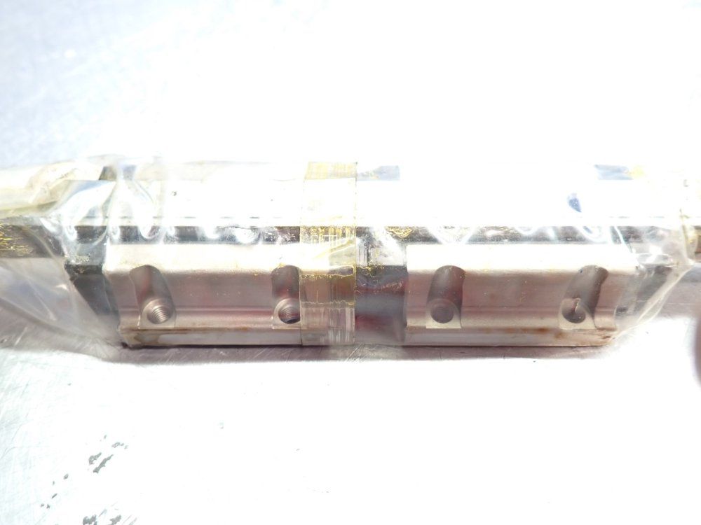 Thk Caged Ball Linear Motion Guide - Shs15c2uu+640l